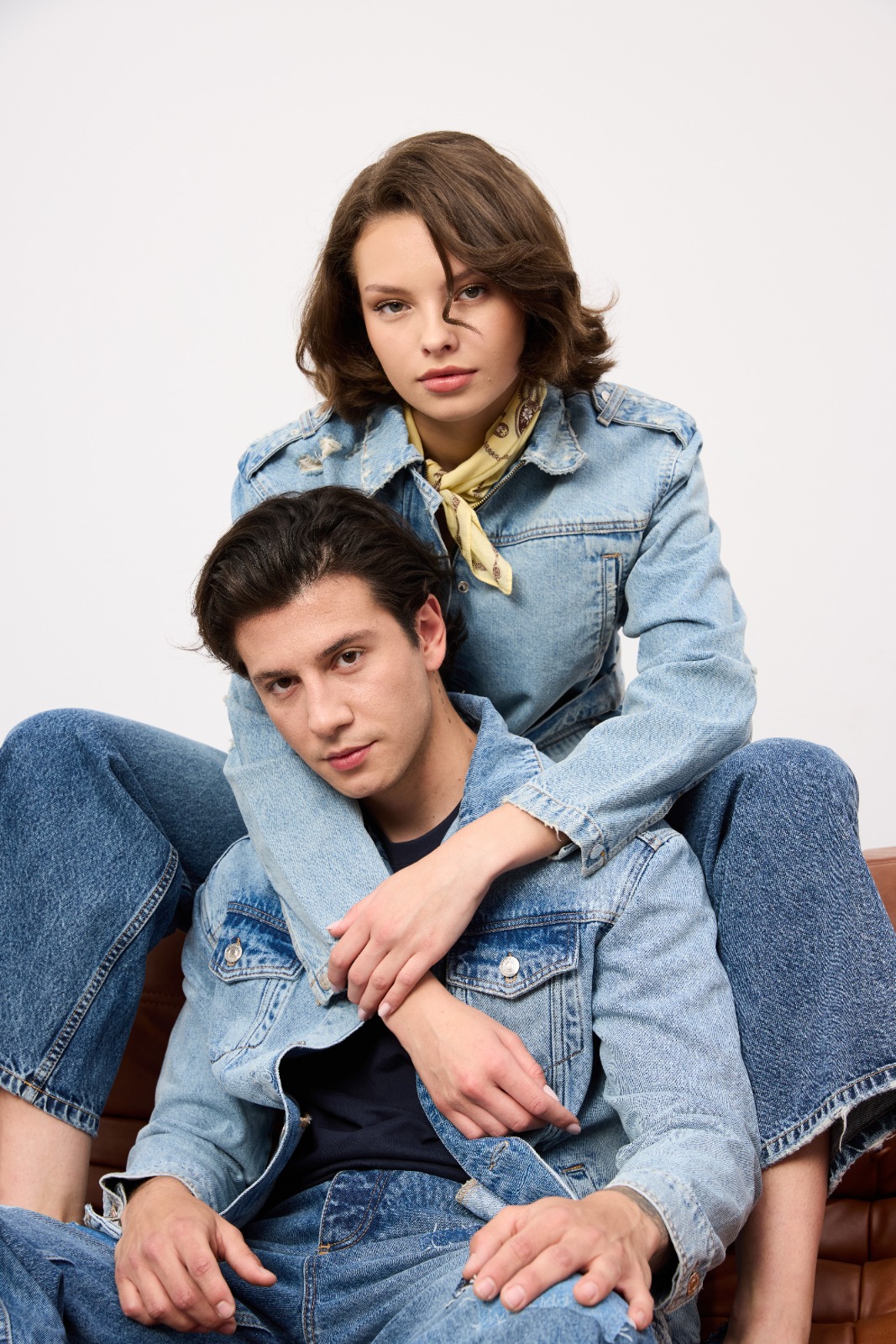 Atlas Denim kumaşından üretilen örnek denim ürün — manken çekimi 35