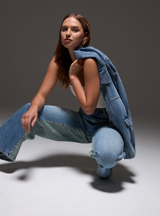 Atlas Denim denim kumaş doku ve yıkama detayı — yakın plan 10